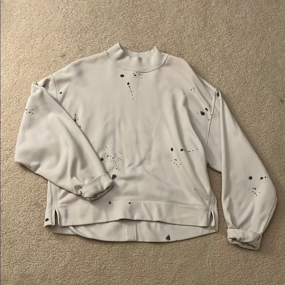 White and Blue Long Sleeve Crewneck with Relaxed Fit